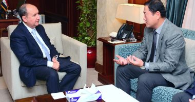 وزير الصناعة يبحث مع ممثلى "LG" خطط الشركة المستقبلية فى السوق المصرى