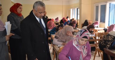 صور.. نائب رئيس جامعة الأزهر يتفقد امتحانات الفصل الدراسى الأولى بأسيوط