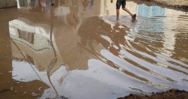 قارئ يشكو تهالك شبكة المياه بقرية الشواولة بسوهاج