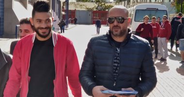 فيديو وصور.. ياسر إبراهيم يصل الأهلي بعد توقيعه رسميا قادما من سموحة