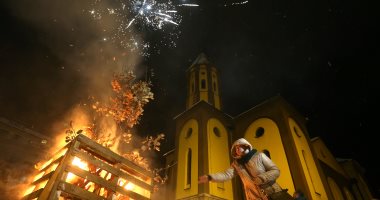 الكنائس عامرة بالمصلين حول العالم احتفالا بقداس عيد الميلاد المجيد