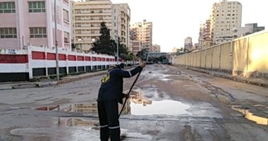 صور.. الطقس السيئ يضرب الإسكندرية برياح شديدة وأمطار متوسطة