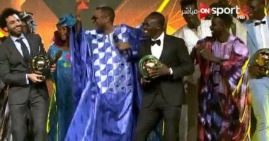 محمد صلاح يحتفل بتتويجه أفضل لاعب فى أفريقيا بــ"رقصة أفريقية".. فيديو