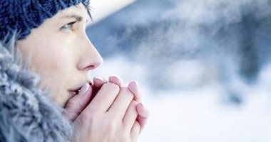5 أمراض تسبب شعورك بالبرد الدائم أبرزها الأنيميا ونقص فيتامين "ب12"