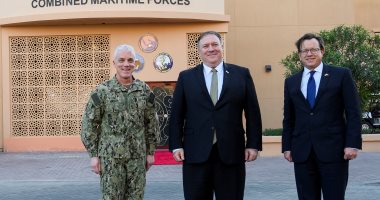 صور.."بومبيو" يزور مقر قيادة القاعدة العسكرية الأمريكية بالبحرين
