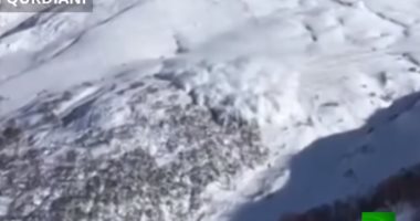 شاهد.. لحظة انهيار الجليد فى جبال جورجيا