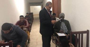 رئيس جامعة الأزهر يتفقد لجان الامتحانات: نستهدف تخريج جيل يبنى الوعى (صور)