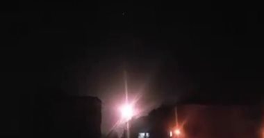 صور.. إصابة مستودع فى مطار دمشق بصواريخ إسرائيلية