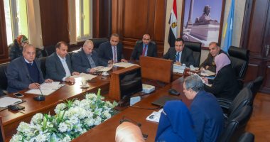 محافظ الإسكندرية يطالب رؤساء المدن بسرعة تحديد أسعار الأراضى الجارى تقنينها 