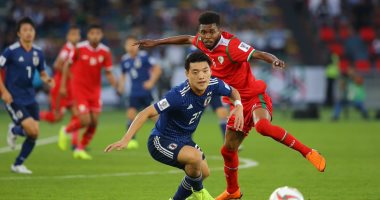 حكم مباراة عمان واليابان فى كأس اسيا يثير الجدل.. فيديو