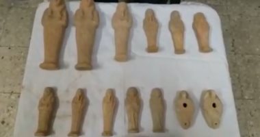 مباحث الآثار بسوهاج تضبط 21 قطعة أثرية بينها 10 تماثيل وتابوت و7 تمائم