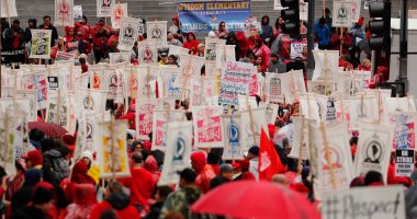 مسيرات حاشدة وإضرابات للمعلمين فى لوس أنجلوس بسبب زيادة الرواتب
