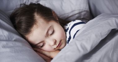نصائح وطرق فعالة لعلاج خوف طفلك من النوم