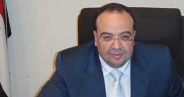 سفير مصر بالسودان يطمئن على سير الدراسة والامتحانات بمدارس البعثة المصرية