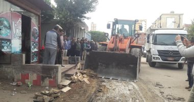 صور..  أمن الغربية يشن حملة مكبرة لرفع الإشغالات من شوارع مدينة سمنود