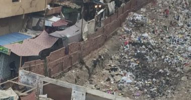 شكوى من انتشار القمامة والباعة الجائلين بنهاية مصطفى النحاس بمدينة نصر