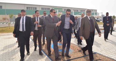 وزير القوى العاملة ومحافظ المنيا يشهدان اتفاقية تدريب 2000 عاملة بالمنيا