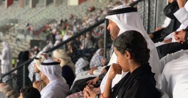 فيديو وصور..  محمد بن زايد يحتفل بفوز الإمارات على قيرغيزستان وسط الجمهور