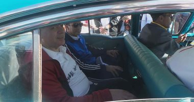 محافظ أسوان يصطحب وزيرا الرى والشباب بسيارة جمال عبد الناصر لتفقد السد العالى 