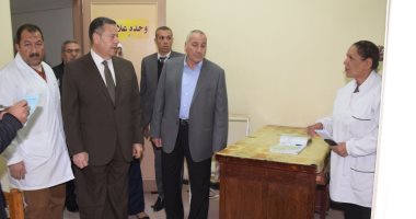 محافظ بنى سويف يحيل أطباء وعاملين بمستشفى ناصر العام للتحقيق لعدم تواجدهم