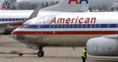 شركة طيران أمريكية تتهم طفلة بالإهمال بعد التقاط صورها سرا فى مرحاض طائرة