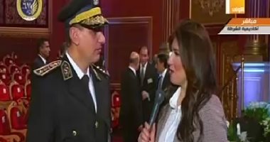 ضابط سيناء المكرم بحفل عيد الشرطة: "حياتنا مش كتيره على مصر"