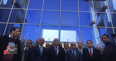 فيديو وصور.. وزير التموين ومحافظ بورسعيد يفتتحان أكبر سوق أسماك بالشرق الأوسط
