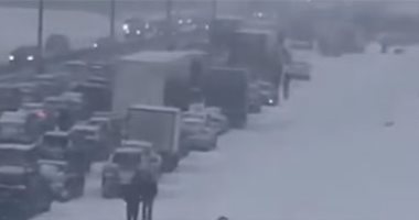 "ظاهرة لم تتكرر من 70 عاما".. الثلوج تجتاح العاصمة الروسية موسكو "فيديو"