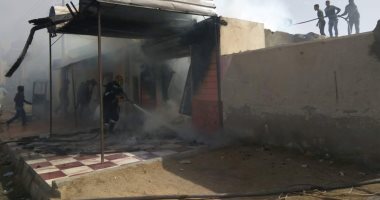 صور.. الدفاع المدنى بالفرافرة يسيطر على حريق بمحل ملابس دون إصابات 