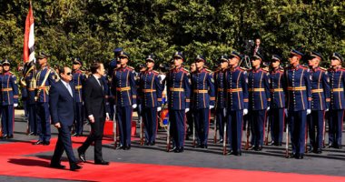 فيديو.. مراسم استقبال رسمية للرئيس الفرنسى إيمانويل ماكرون بقصر الاتحادية