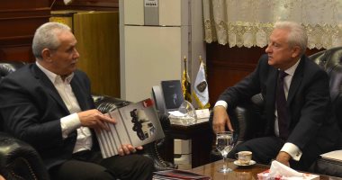صور.. محافظ الأقصر يلتقى سفير بيلاروسيا فى القاهرة لبحث التعاون المشترك