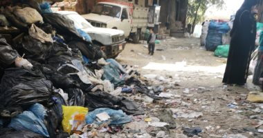 شكوى من انتشار القمامة بشارع الجملة بالعياط