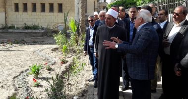 محافظ بورسعيد يوجة بسرعة الانتهاء من أعمال تطوير مسجد لطفي شبارة الأثري