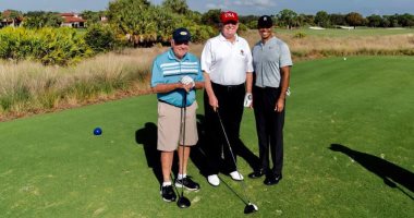 فيديو.. ترامب يلعب الجولف مع الدب الذهبى والأغنى فى العالم.. اعرف الحكاية