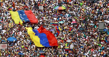 آلاف الفنزويليين يحتشدون فى إسبانيا لإظهار دعمهم لخوان جوايدو
