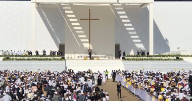 فيديو  ..وصول البابا فرنسيس لاستاد مدينة زايد وبدء مراسم القداس  