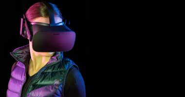 تطبيق YouTube VR سيكون متاحًا على نظارة Oculus Quest عقب إطلاقها