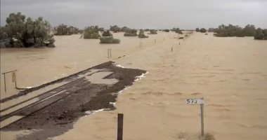 صور.. مياه الفيضانات تغمر خطوط السكة الحديد فى أستراليا