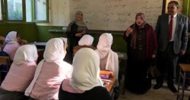 صور.. مدارس الفترتين بشمال سيناء تبدأ يومها بنفى شائعة إلغاء الدراسة