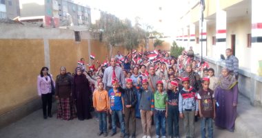 بـ"علم مصر".. مليون طالب بسوهاج يستقبلون التيرم الثانى داخل 2749 مدرسة 