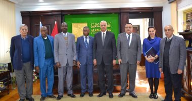 رئيس جامعة الإسكندرية يستقبل سفير غينيا لبحث التعاون المشترك