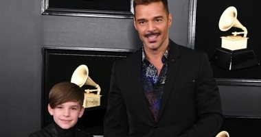 بـ"شنبه"..ريكى مارتن وابنه مفاجأة حفل Grammy 