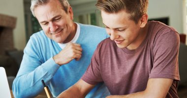 نصائح نفسية للتواصل بشكل فعال مع ابنك المراهق