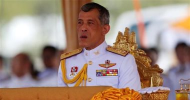 ملك تايلاند يدعو "للأمن والسعادة" فى ظهور مفاجئ عشية الانتخابات
