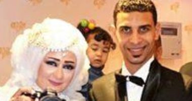 القارئ مصطفى يشارك بصورة زفافه: صورى مع أجمل أميرة فى الدنيا
