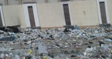 قارئة تشكو من انتشار القمامة بشارع جسر السويس
