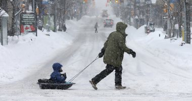 صور.. استمرار العواصف الثلجية على كندا وإلغاء مئات الرحلات الجوية