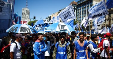 صور.. تظاهرات فى الأرجنتين احتجاجا على زيادة أسعار السلع وسط أزمة اقتصادية