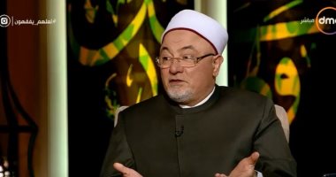 فيديو.. خالد الجندى يوضح حكم تقبيل يد العلماء والصالحين