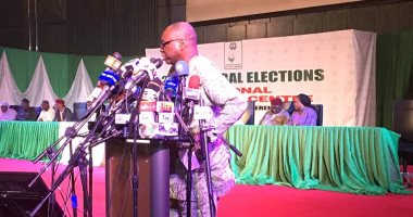 لجنة الانتخابات بنيجيريا تعتذر عن قرار التأجيل وتؤكد: من أجل الديمقراطية